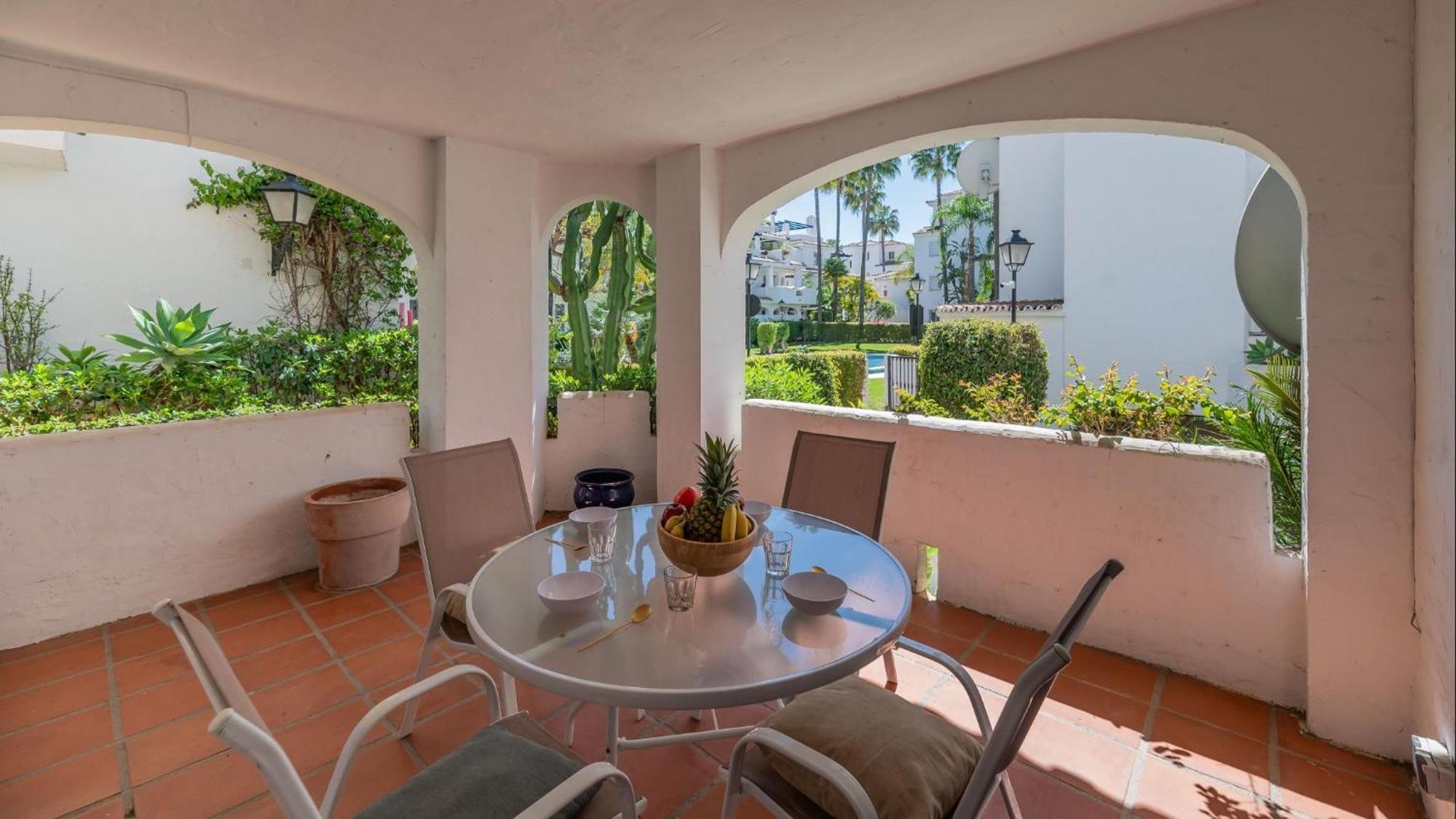 Mediterranean Hidden Treasure At Puerto Banus Apartment