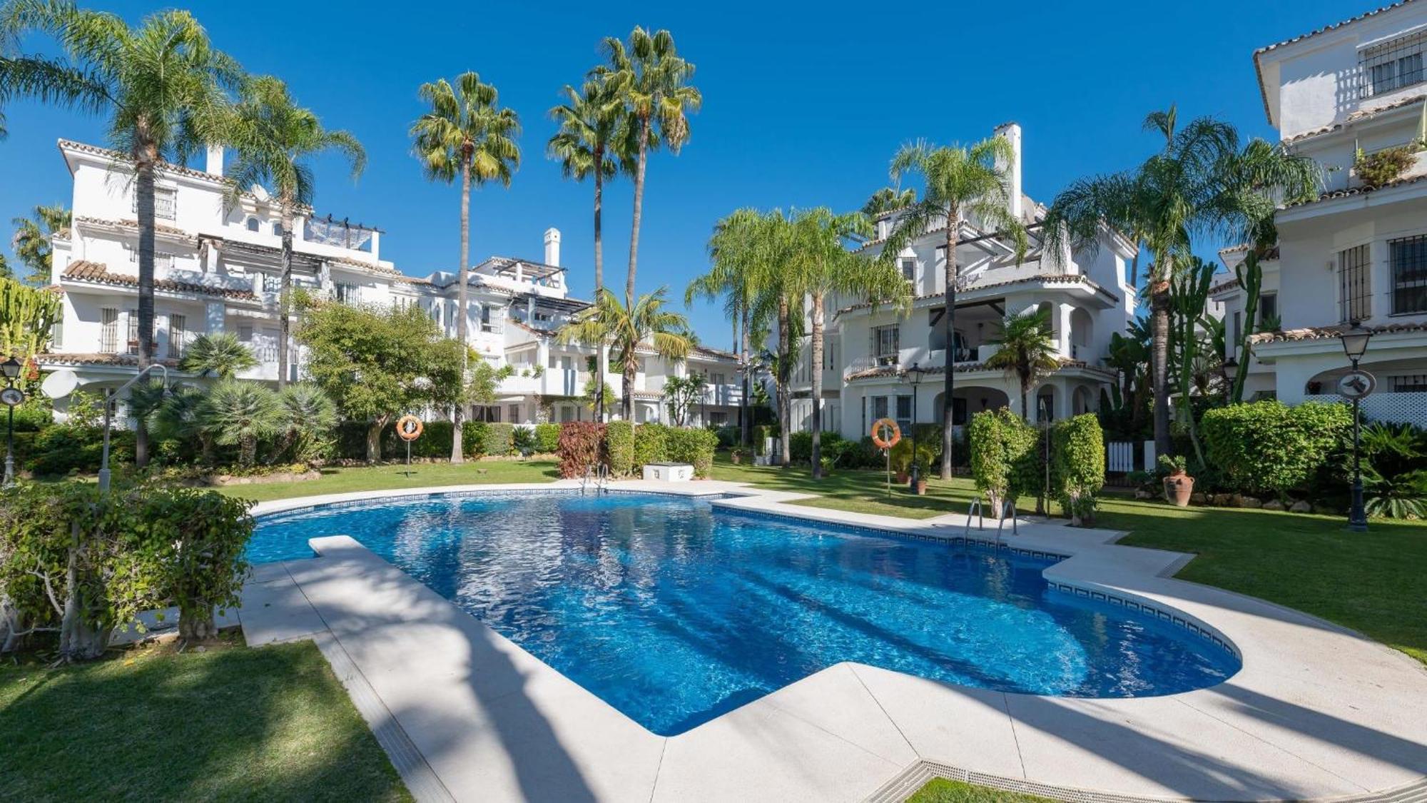 Apartment Mediterranean Hidden Treasure At Puerto Banus