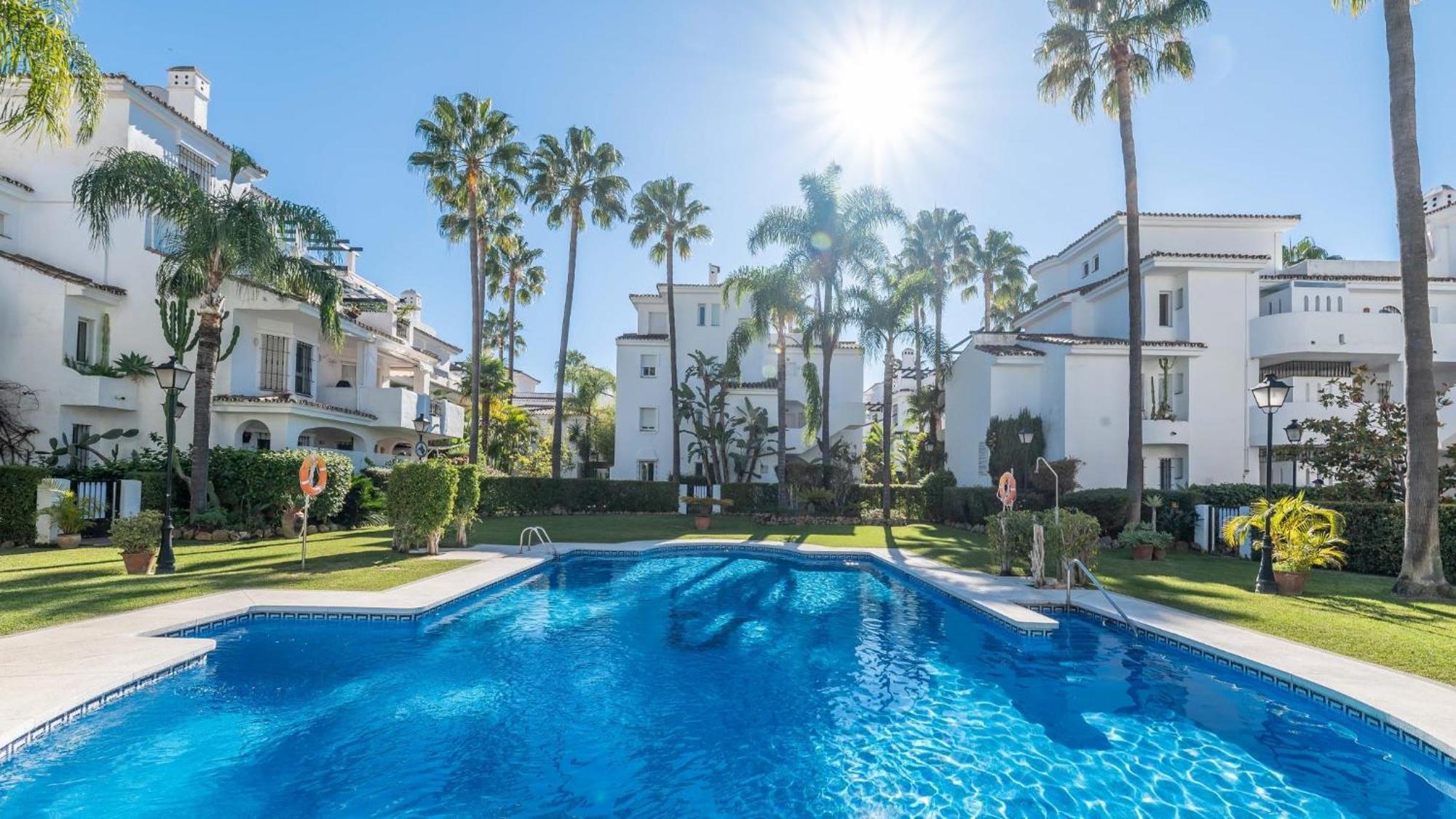 Apartment Mediterranean Hidden Treasure At Puerto Banus Marbella