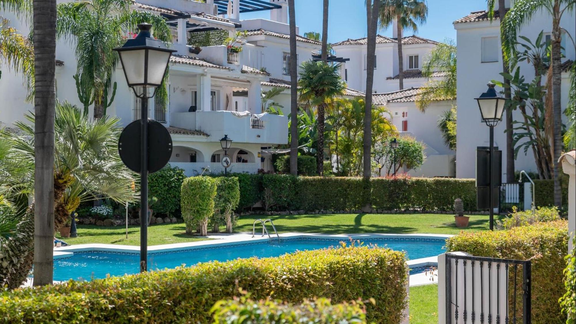 Apartment Mediterranean Hidden Treasure At Puerto Banus *